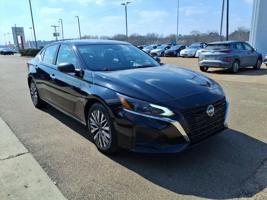 2024 Nissan Altima 2.5 SV Sedan