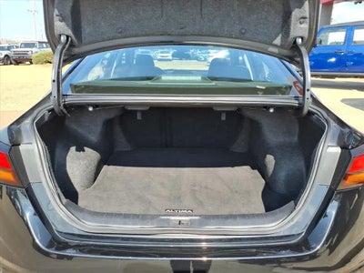 2024 Nissan Altima 2.5 SV Sedan