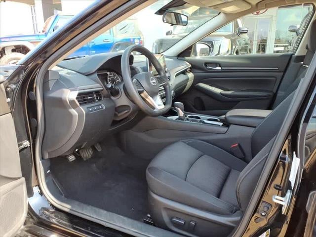 2024 Nissan Altima 2.5 SV Sedan