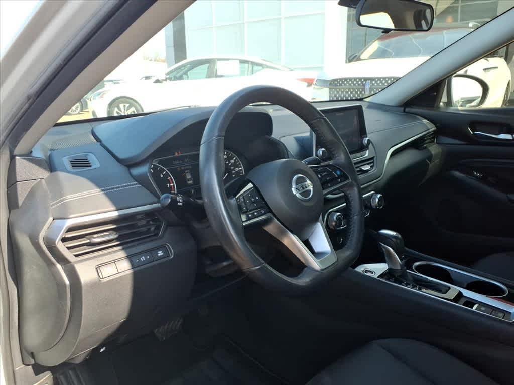 2021 Nissan Altima 2.5 SV Sedan
