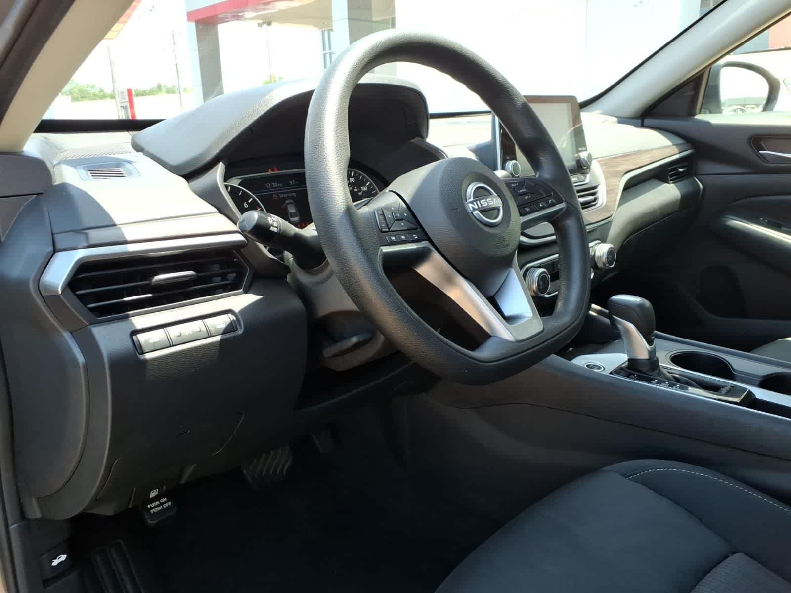 2025 Nissan Altima SV FWD