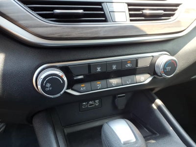 2025 Nissan Altima SV FWD