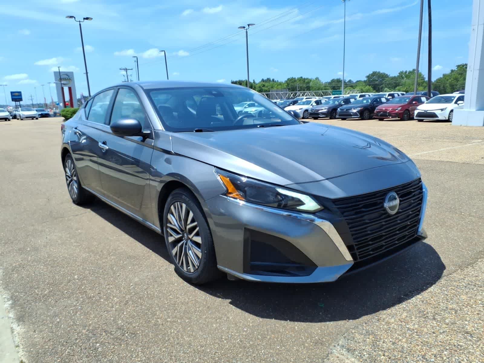 2025 Nissan Altima SV FWD