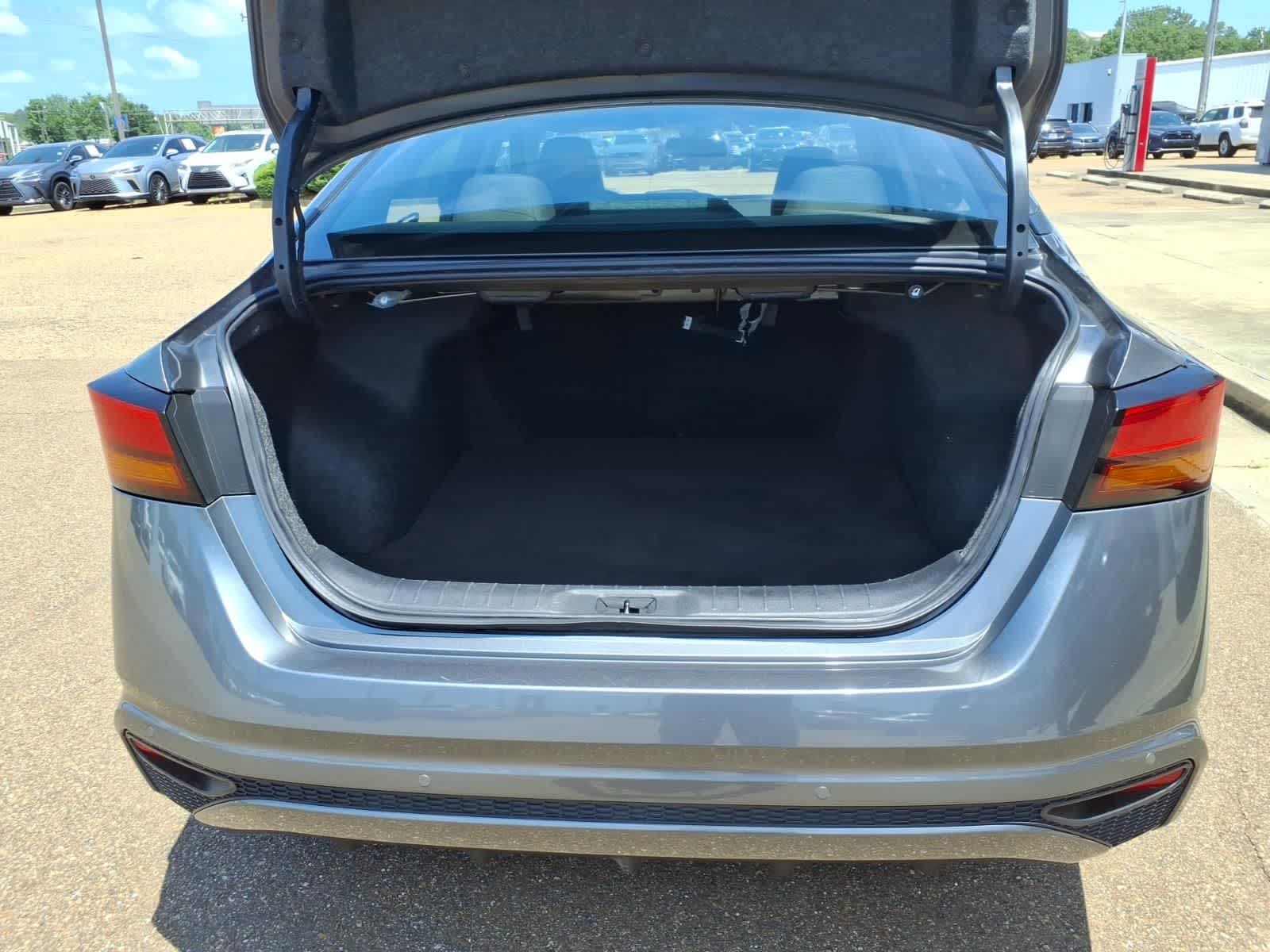 2025 Nissan Altima SV FWD