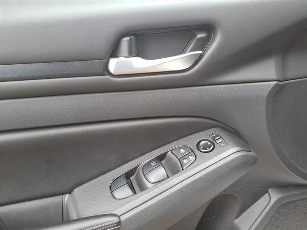 2024 Nissan Altima 2.5 SV Sedan