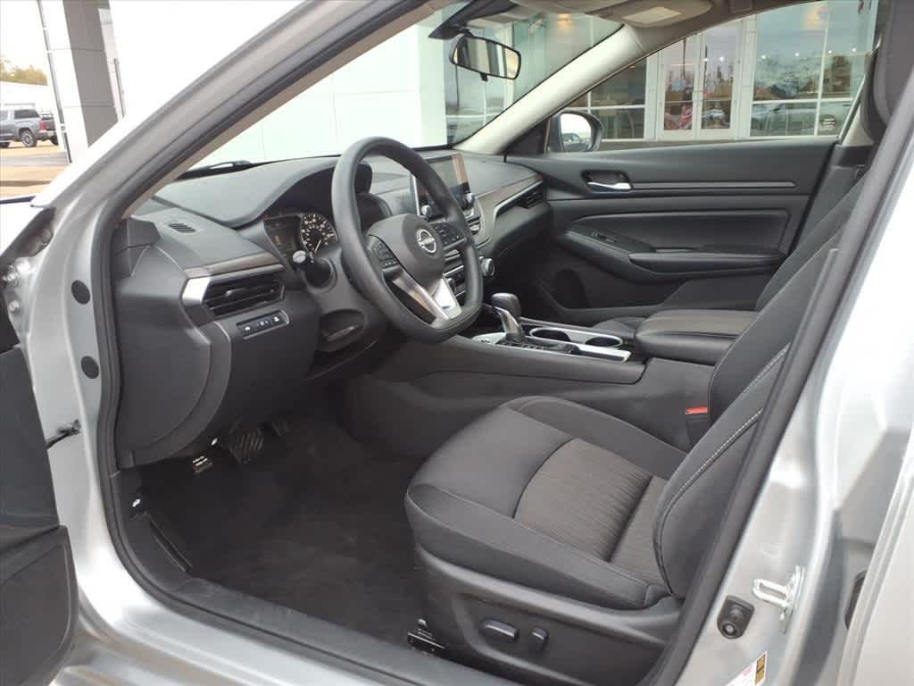 2024 Nissan Altima 2.5 SV Sedan