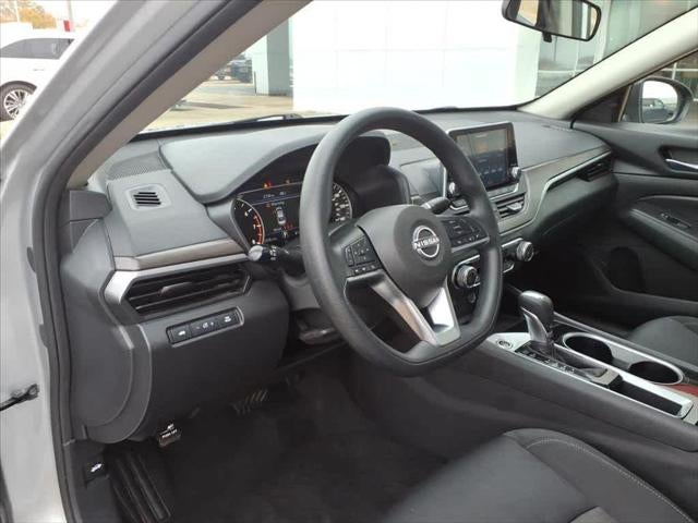 2024 Nissan Altima 2.5 SV Sedan
