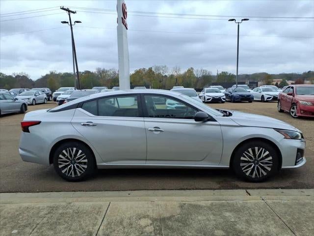 2024 Nissan Altima 2.5 SV Sedan
