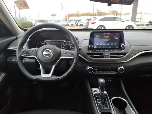 2024 Nissan Altima 2.5 SV Sedan