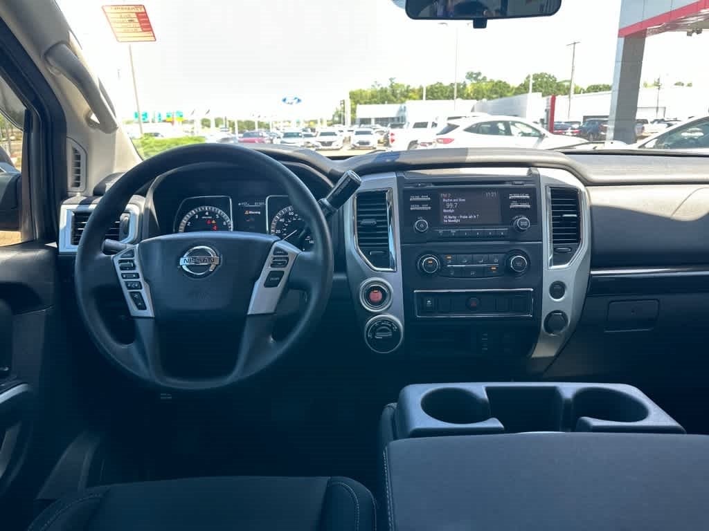 2018 Nissan Titan 4x4 Crew Cab SV