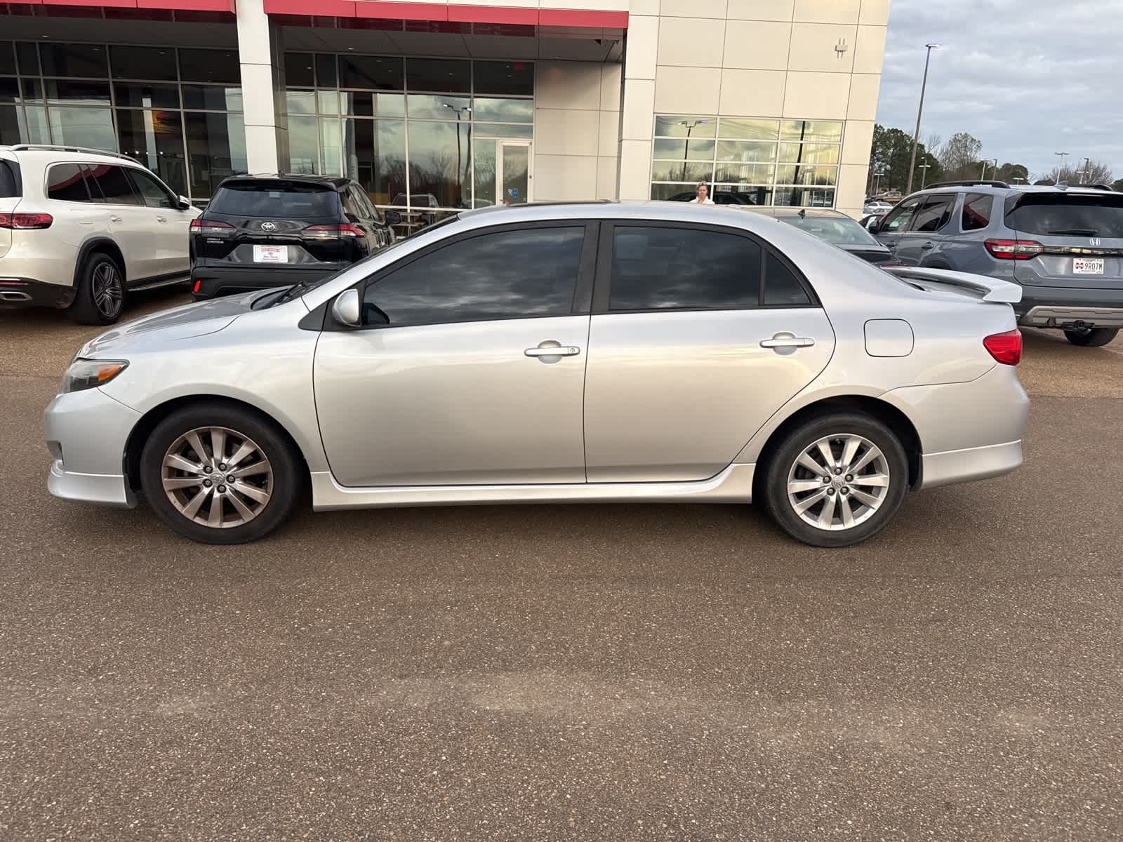 2009 Toyota Corolla 4dr Sdn Auto S
