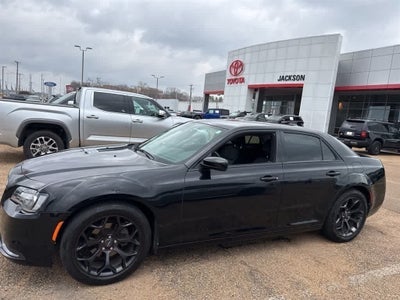 2019 Chrysler 300 Touring RWD