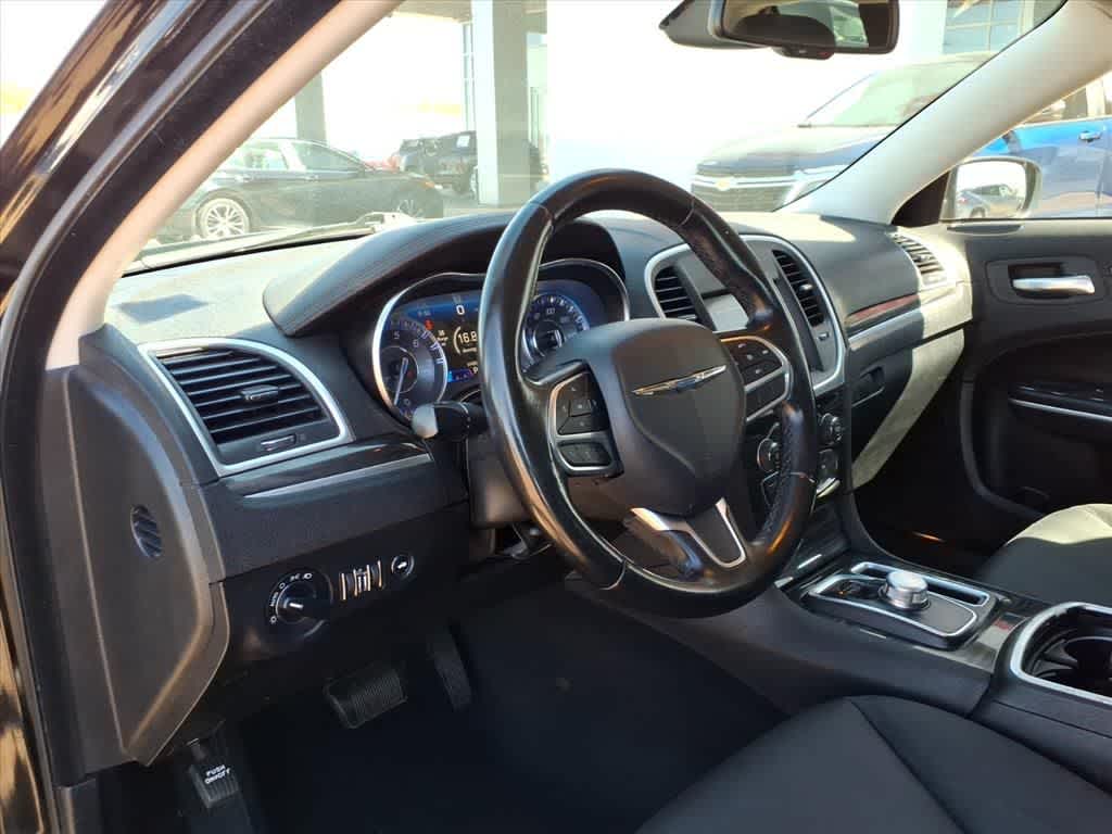 2019 Chrysler 300 Touring RWD