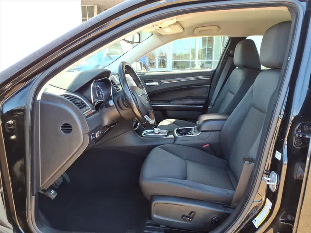 2019 Chrysler 300 Touring RWD