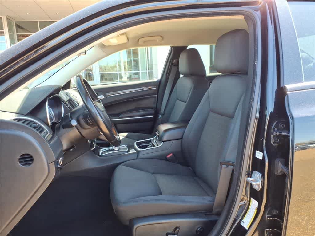 2019 Chrysler 300 Touring RWD