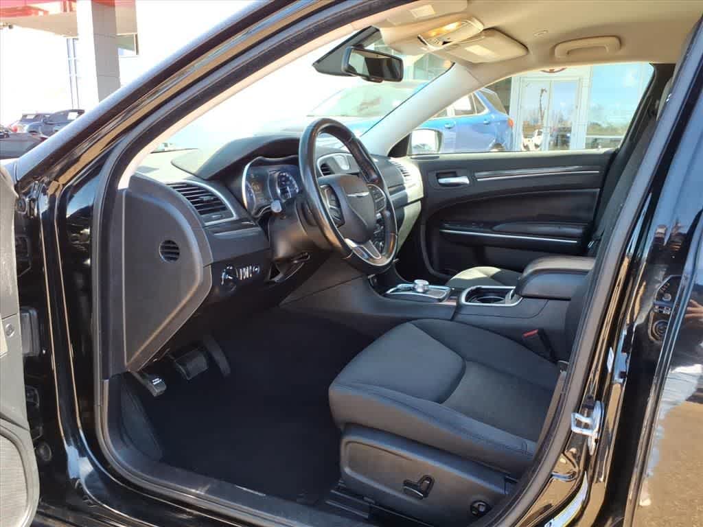 2019 Chrysler 300 Touring RWD