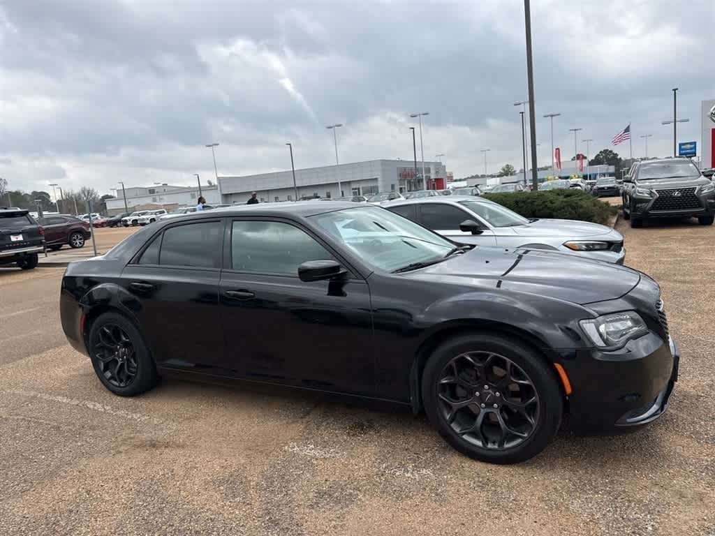 2019 Chrysler 300 Touring RWD