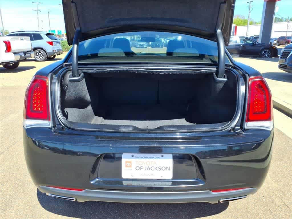 2019 Chrysler 300 Touring RWD