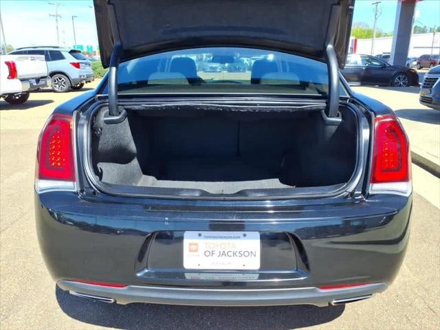 2019 Chrysler 300 Touring RWD