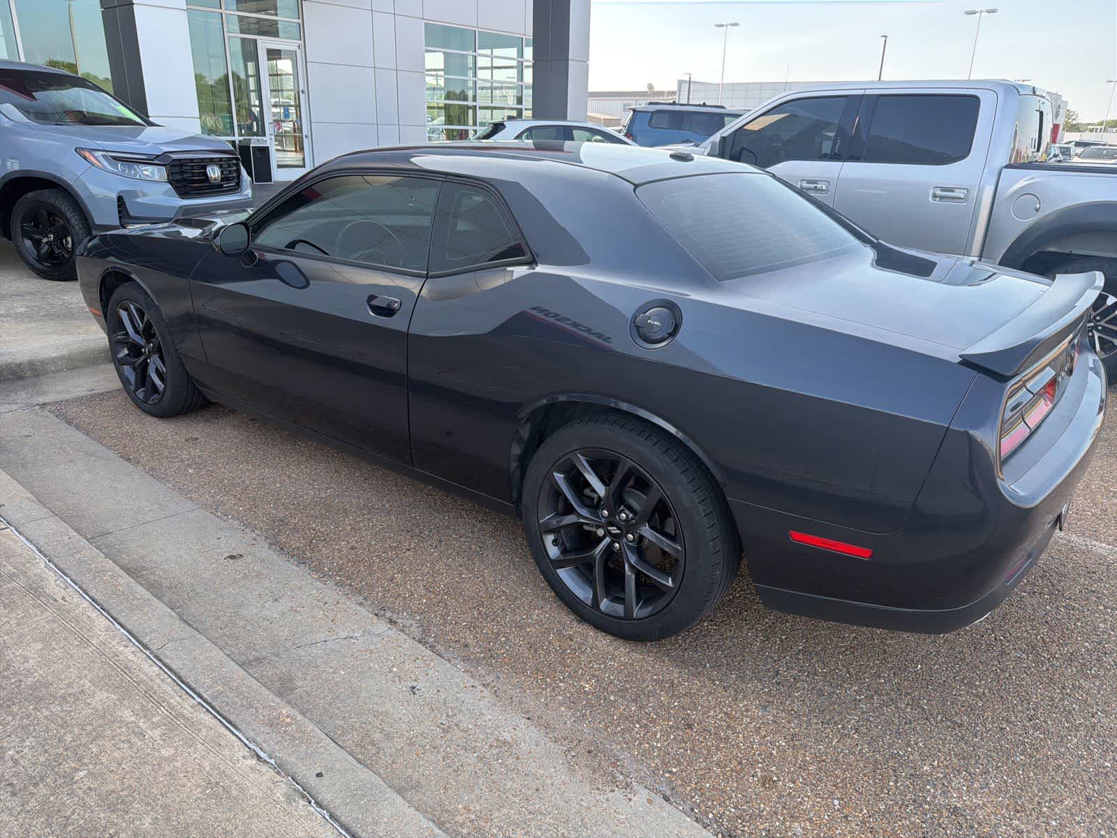 2019 Dodge Challenger SXT RWD