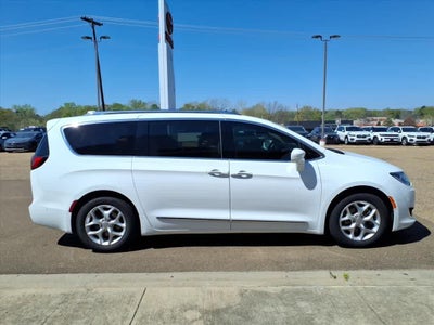 2019 Chrysler Pacifica Touring L Plus FWD