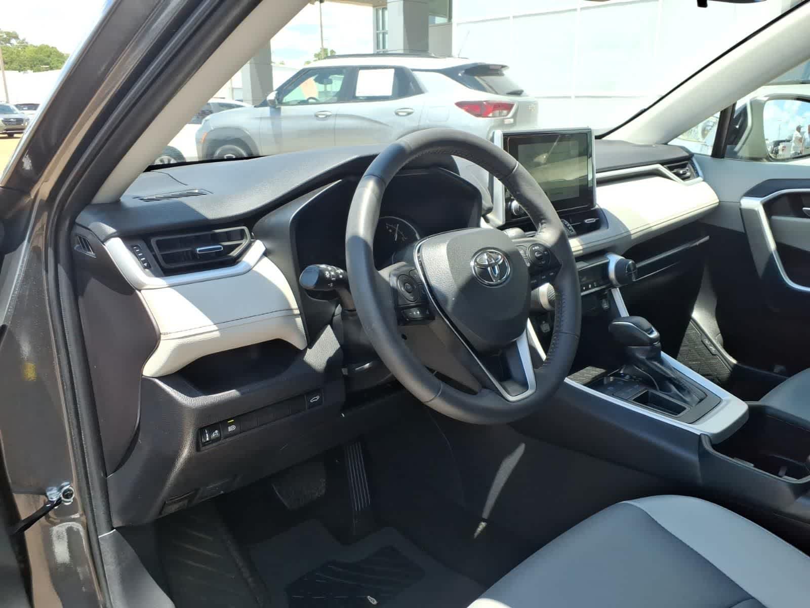 2025 Toyota RAV4 XLE Premium FWD