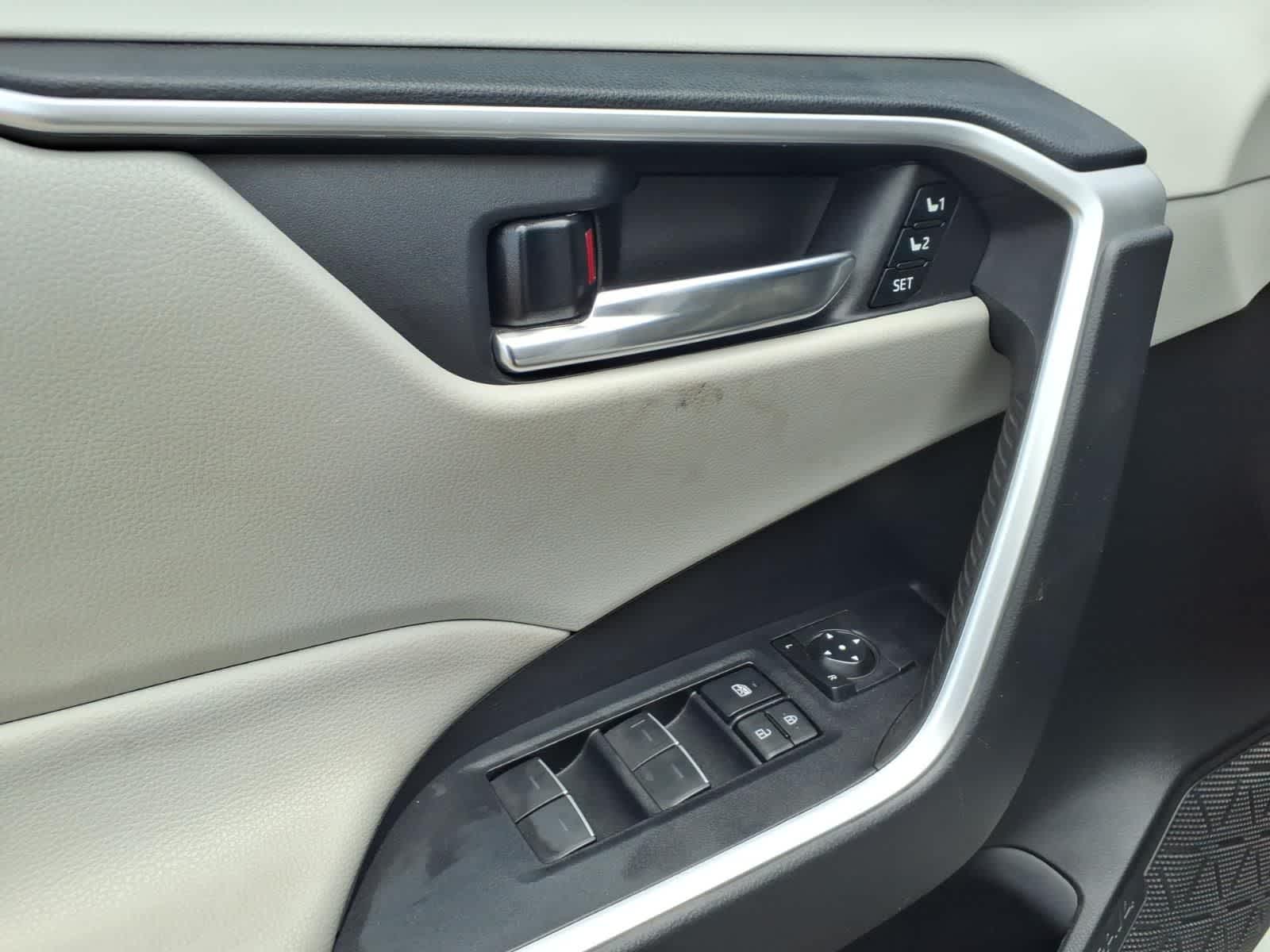 2022 Toyota RAV4 XLE Premium FWD