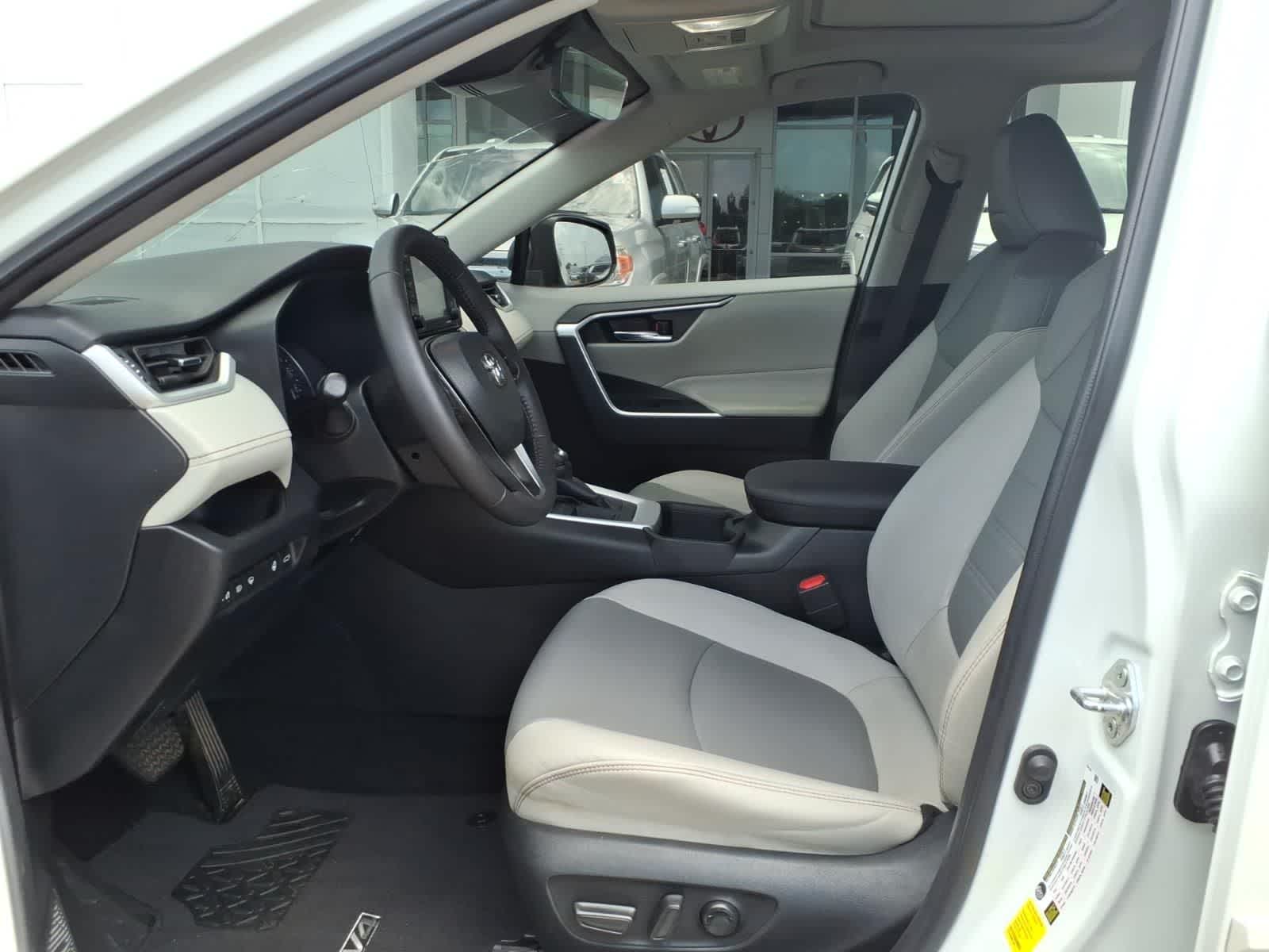 2022 Toyota RAV4 XLE Premium FWD