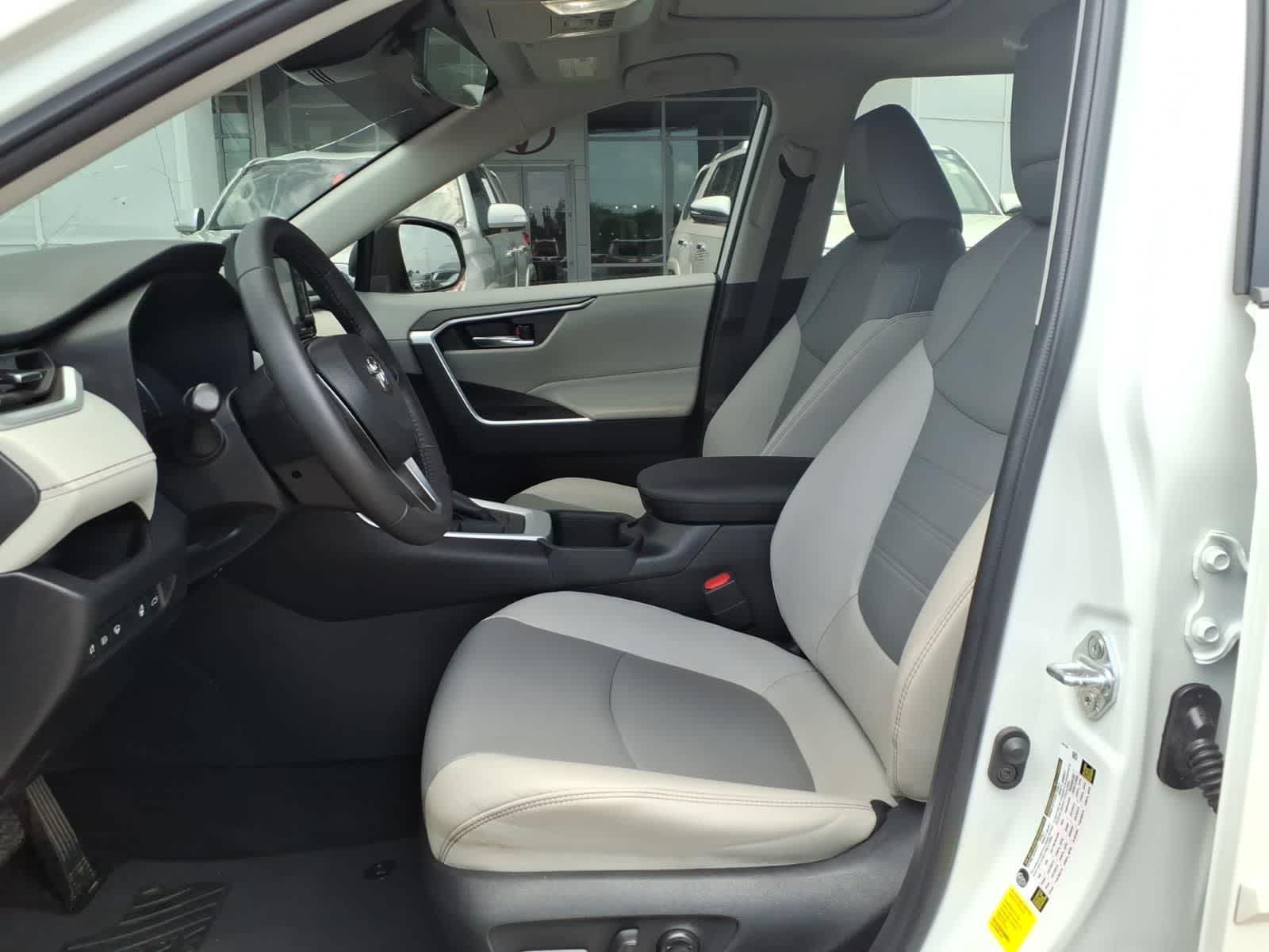 2022 Toyota RAV4 XLE Premium FWD