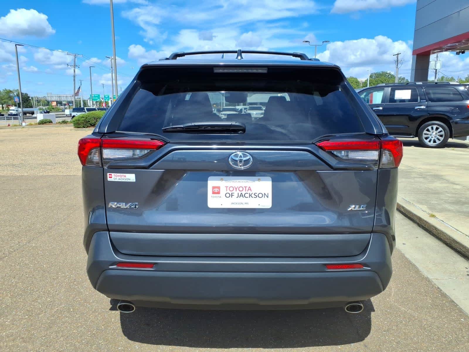 2023 Toyota RAV4 XLE Premium FWD