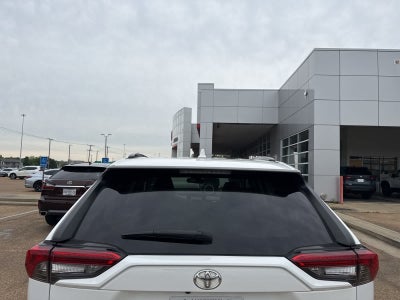 2020 Toyota RAV4 LE FWD