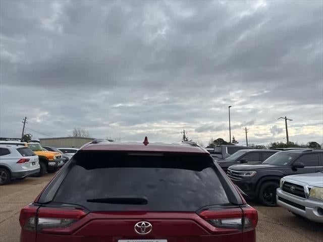 2019 Toyota RAV4 LE FWD