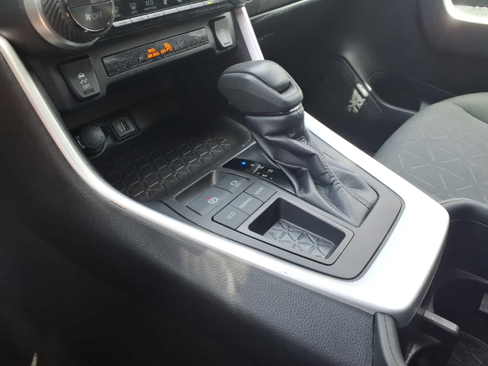 2024 Toyota RAV4 XLE FWD