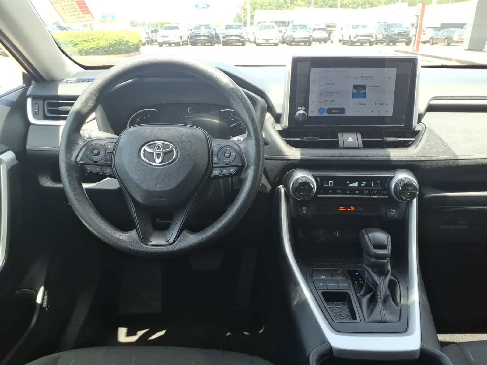 2024 Toyota RAV4 XLE FWD