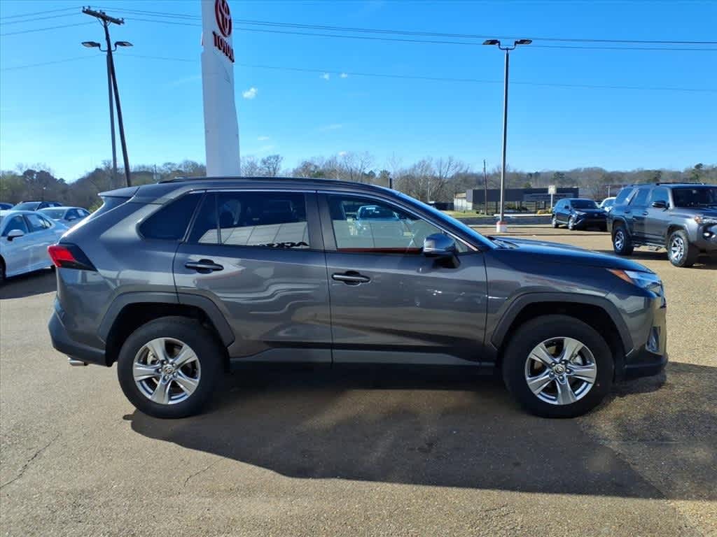 2024 Toyota RAV4 XLE FWD