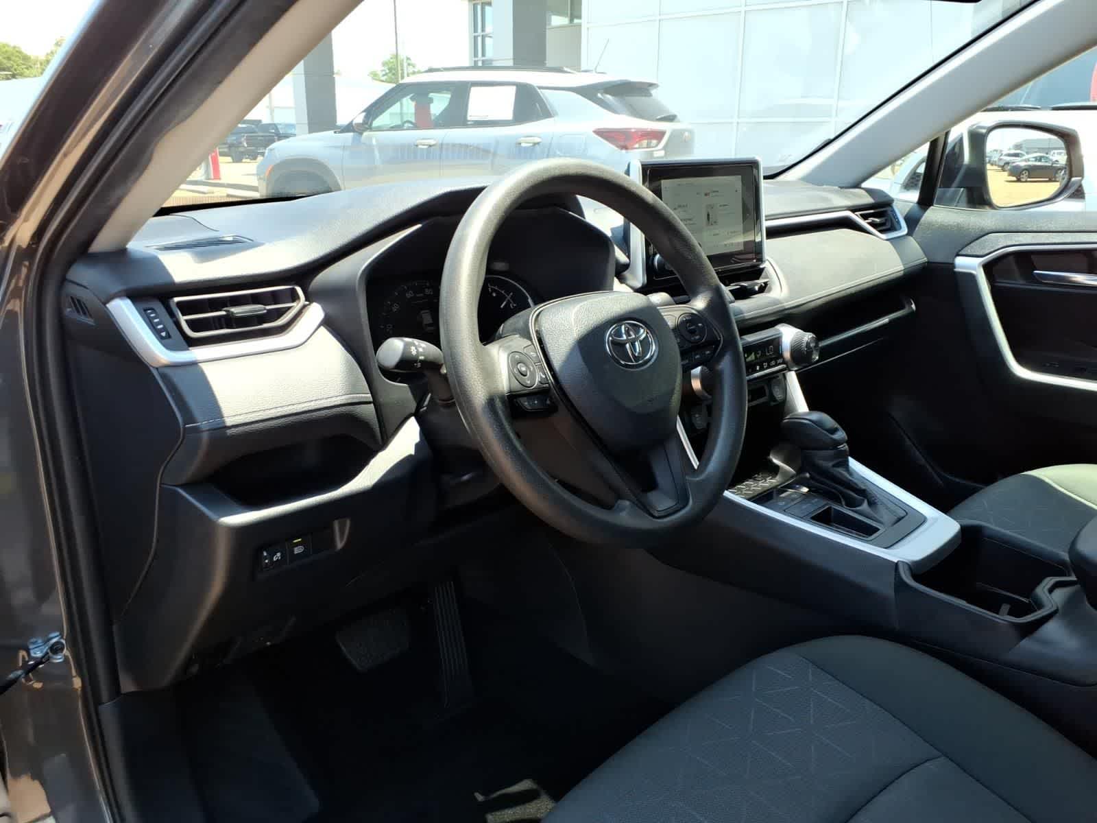 2024 Toyota RAV4 XLE FWD