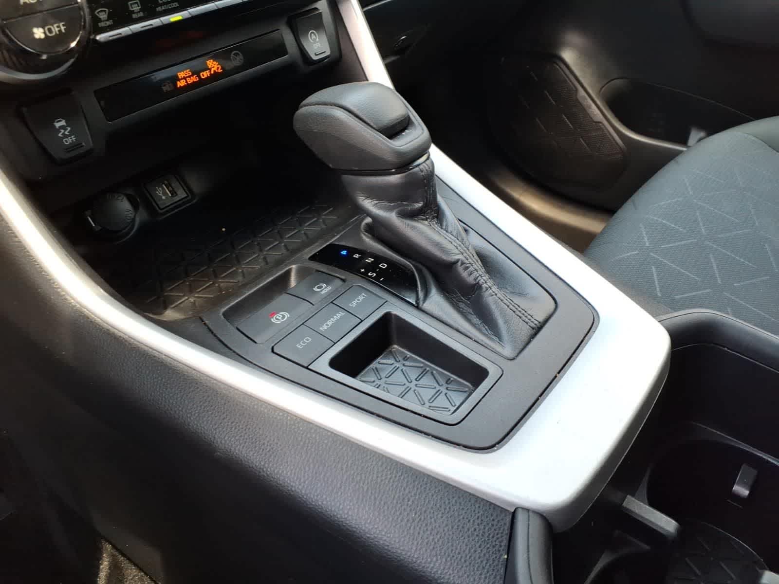 2024 Toyota RAV4 XLE FWD