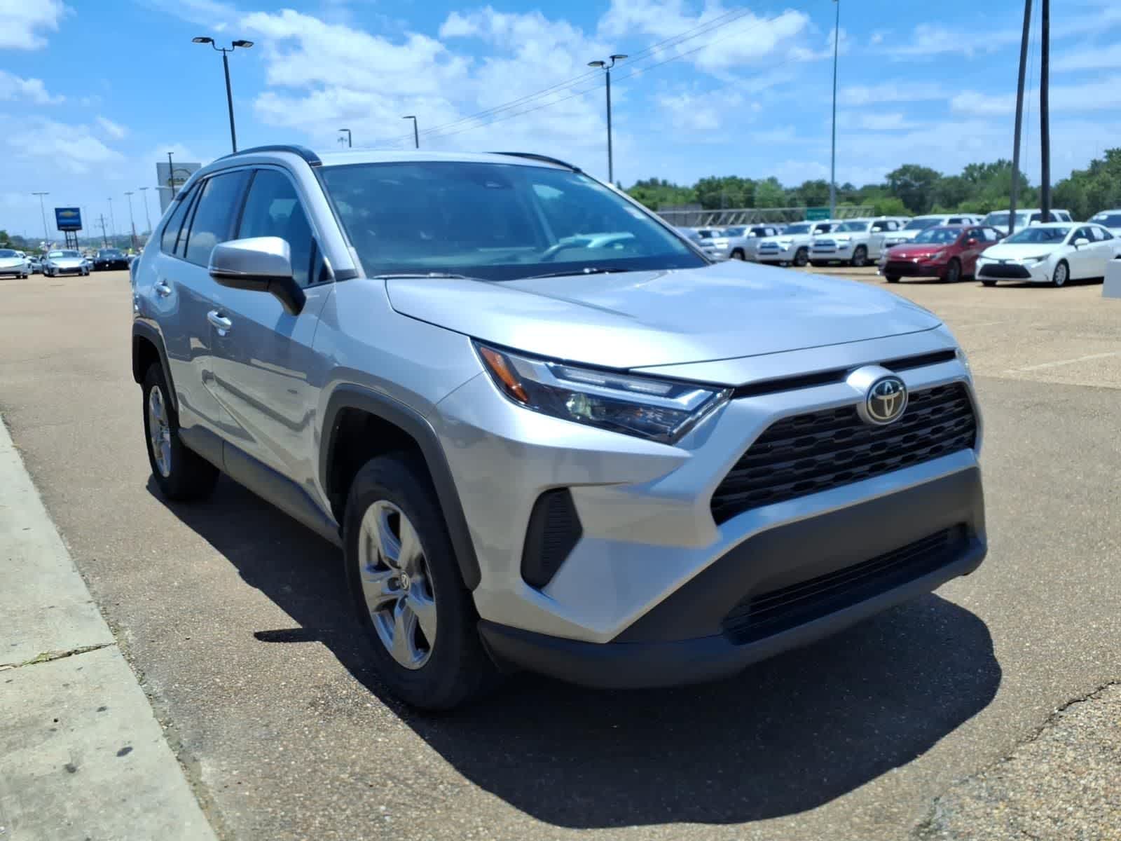 2024 Toyota RAV4 XLE FWD