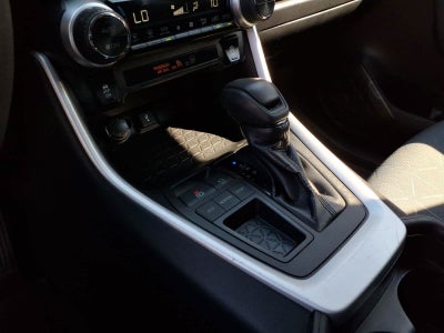 2021 Toyota RAV4 XLE FWD