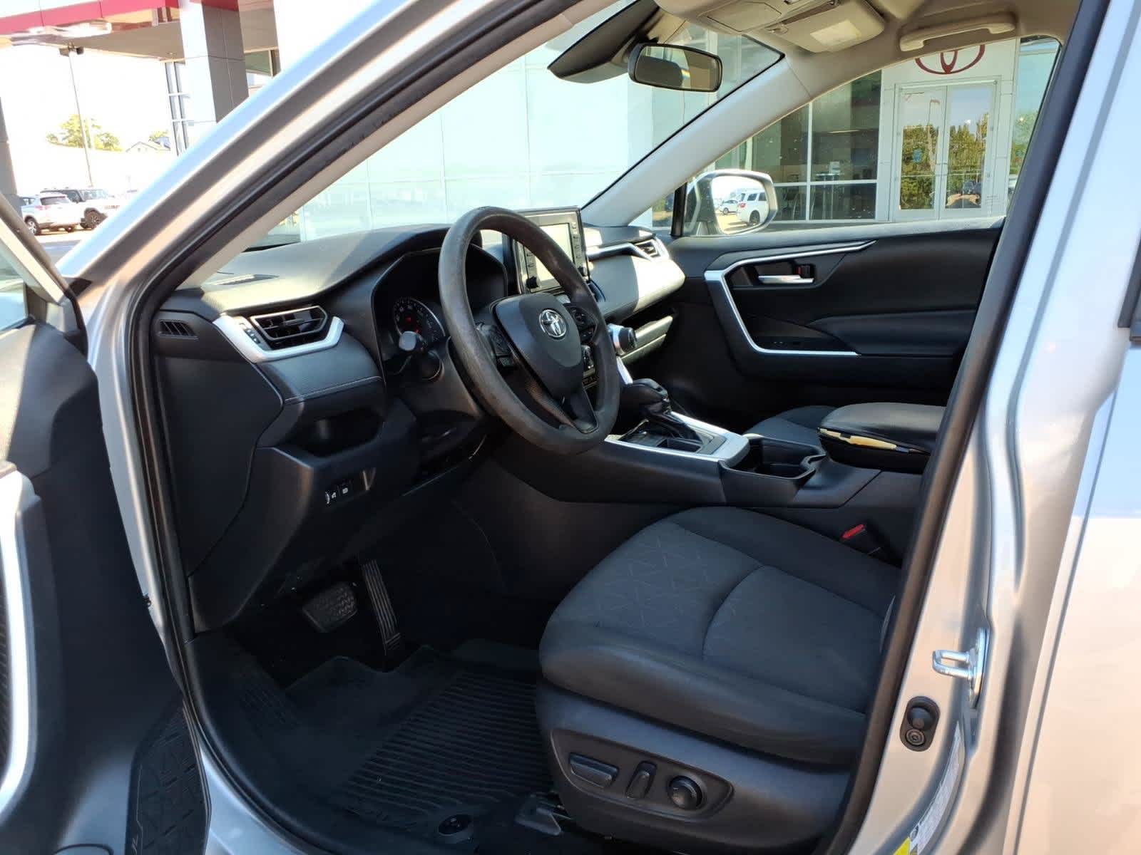 2021 Toyota RAV4 XLE FWD