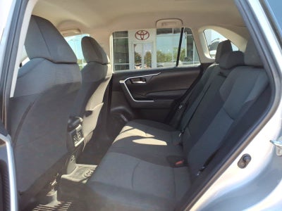 2021 Toyota RAV4 XLE FWD