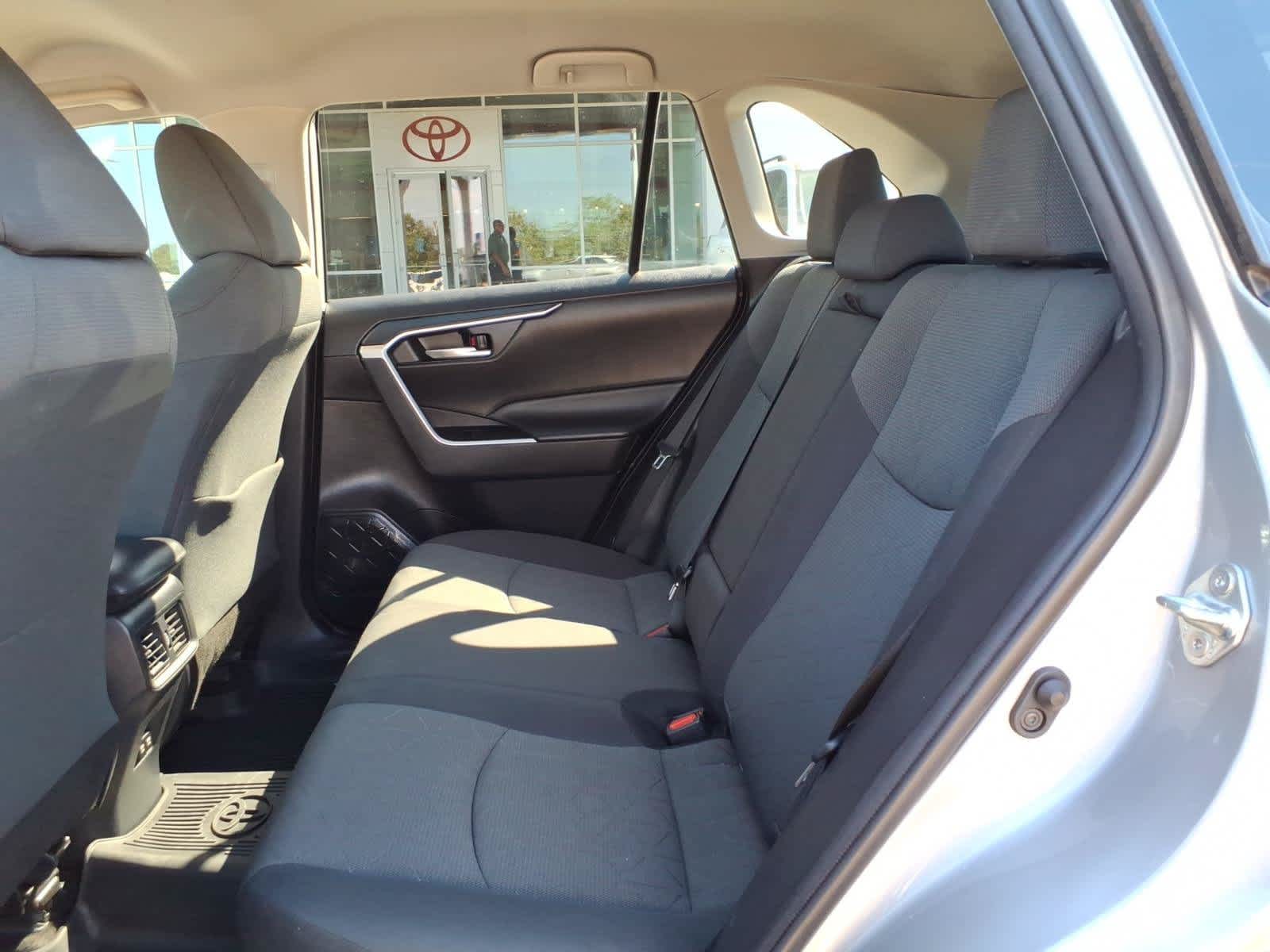2021 Toyota RAV4 XLE FWD