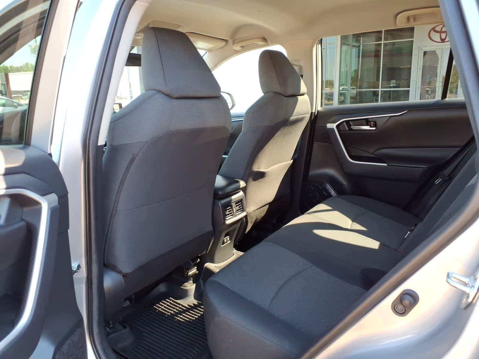 2021 Toyota RAV4 XLE FWD