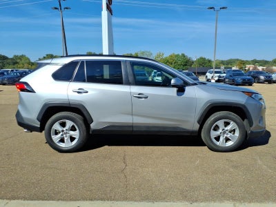 2021 Toyota RAV4 XLE FWD