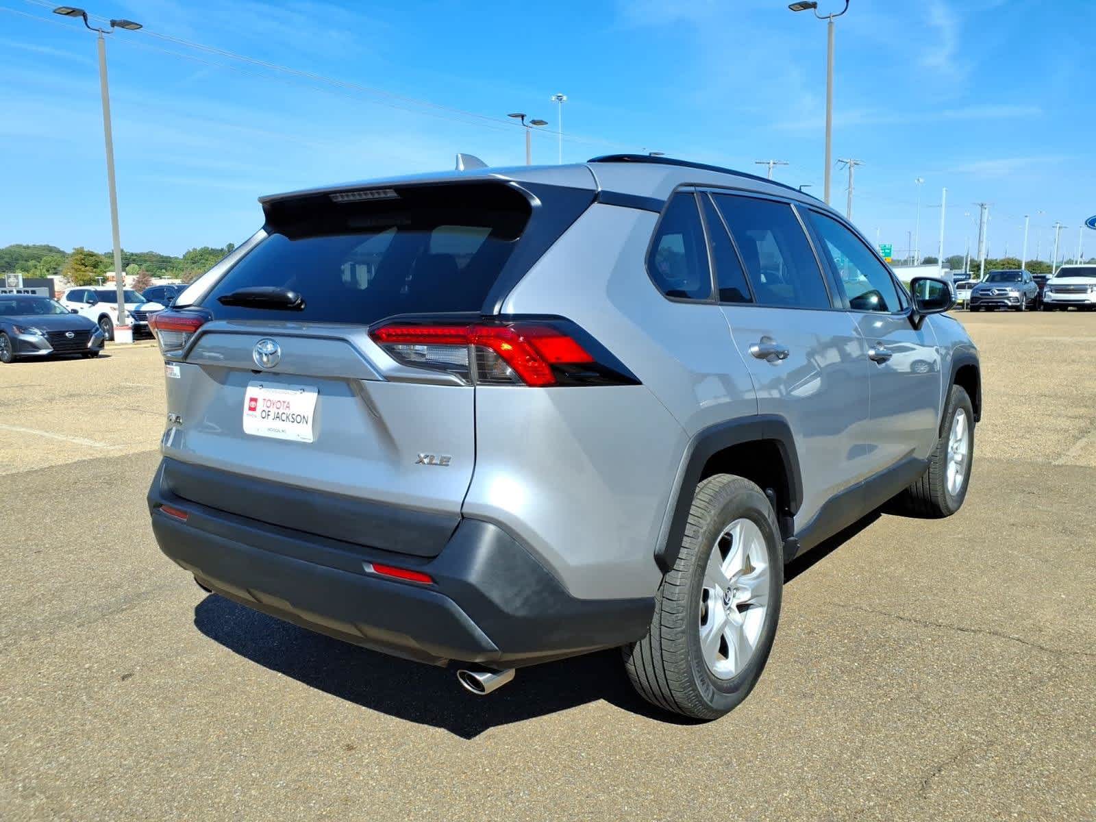 2021 Toyota RAV4 XLE FWD