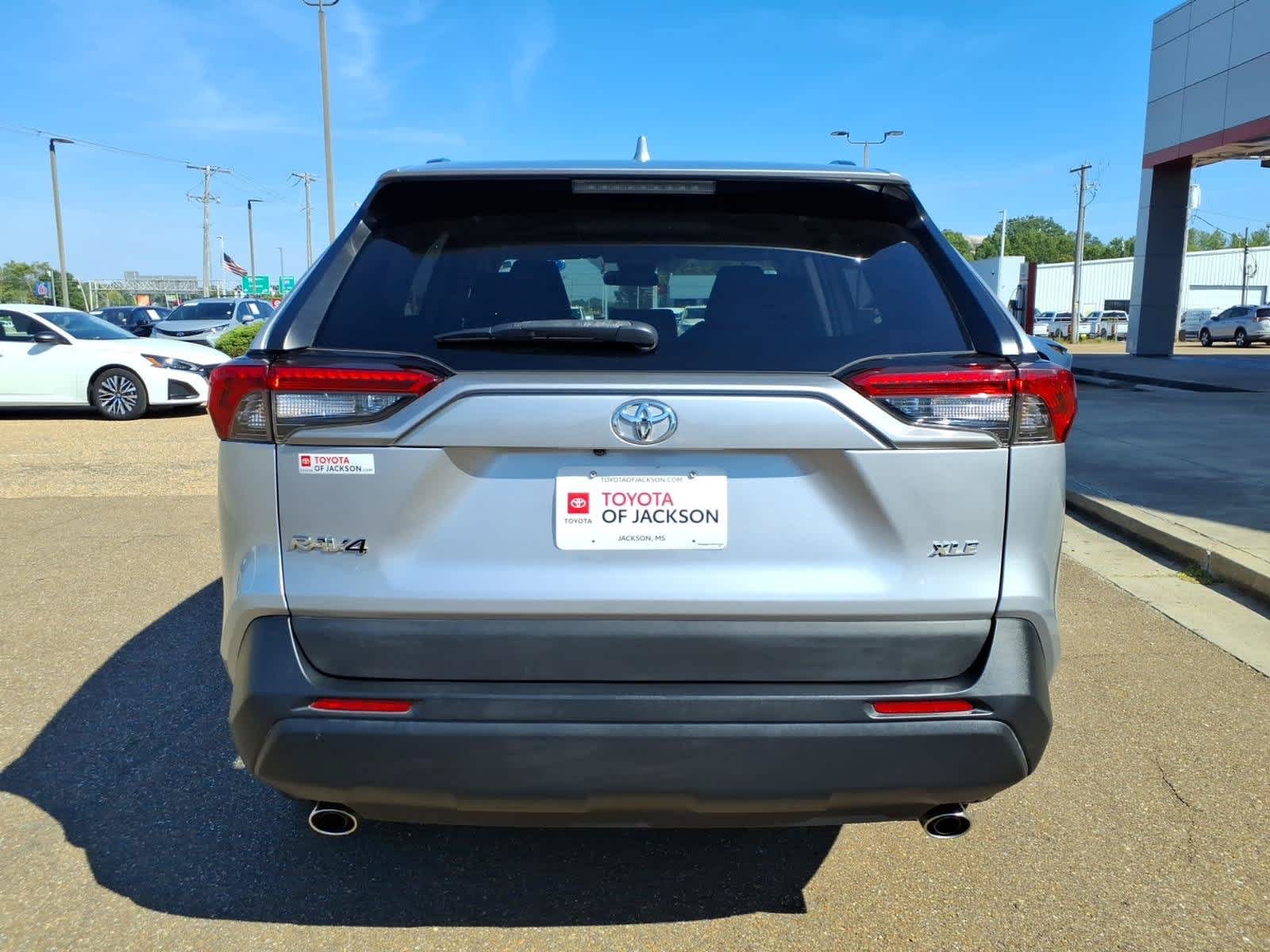 2021 Toyota RAV4 XLE FWD