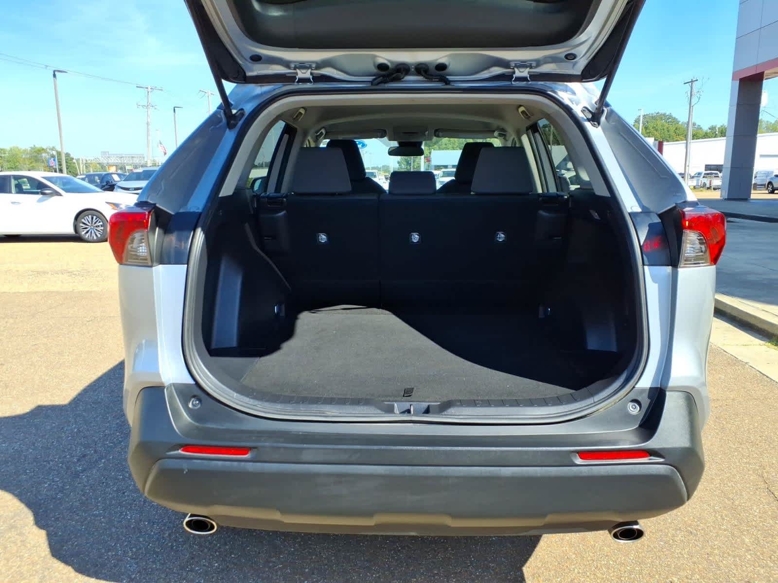 2021 Toyota RAV4 XLE FWD
