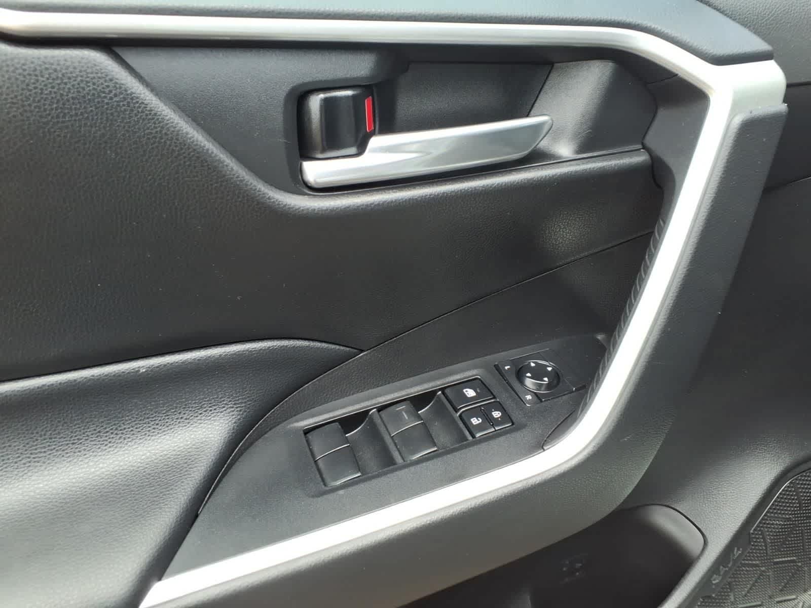 2021 Toyota RAV4 XLE FWD