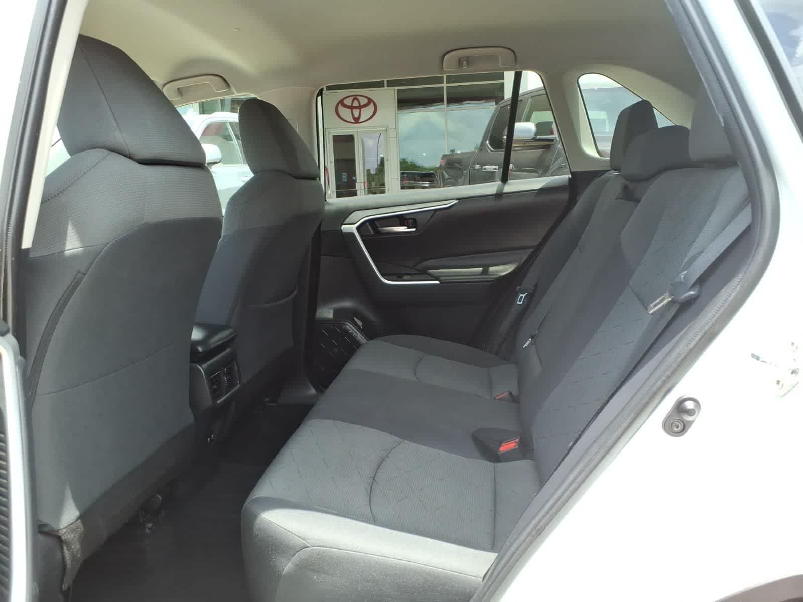 2021 Toyota RAV4 XLE FWD