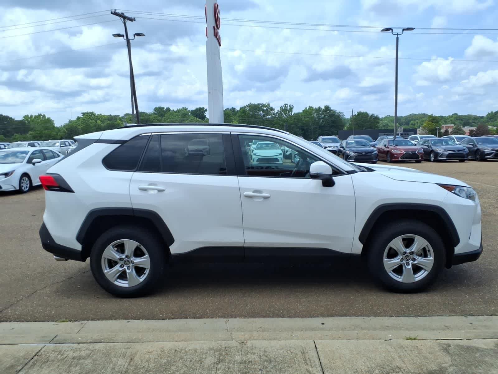 2021 Toyota RAV4 XLE FWD